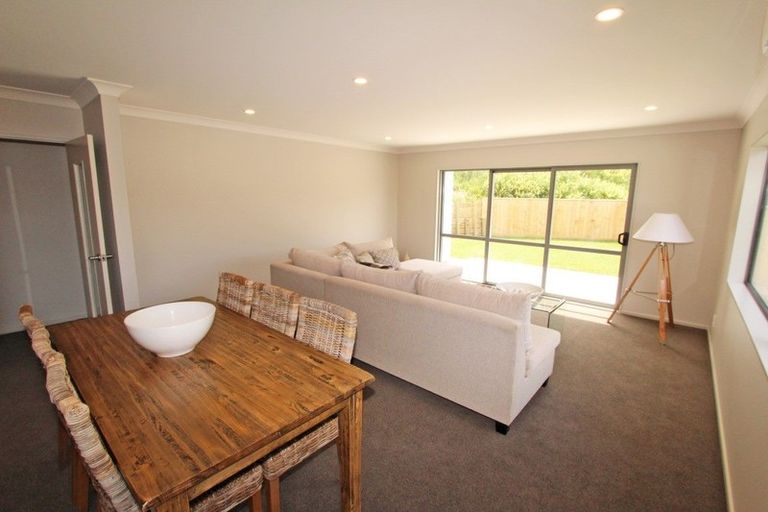 Photo of property in 16 Spritsail Place, Whitby, Porirua, 5024