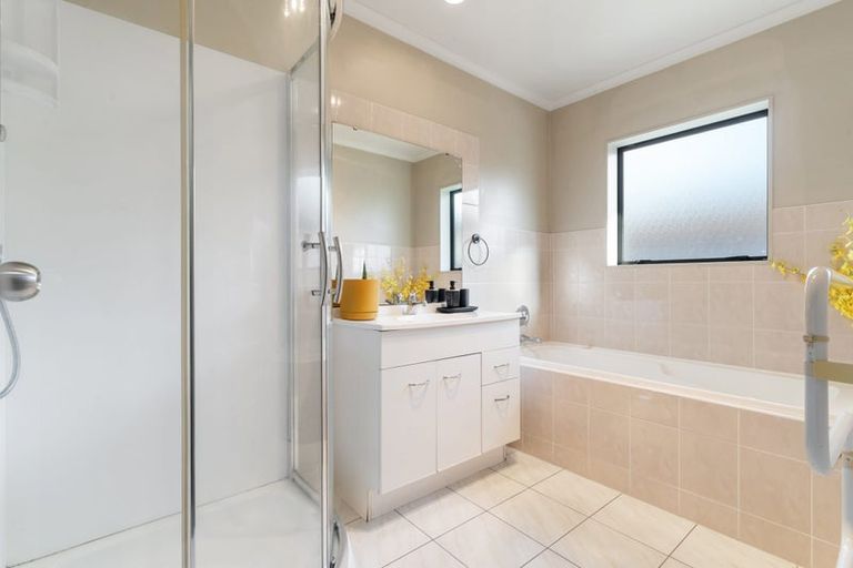 Photo of property in 8 Maadi Place, Papakura, 2110