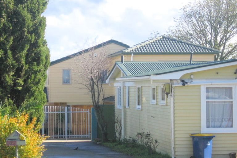 Photo of property in 238a Te Atatu Road, Te Atatu South, Auckland, 0610