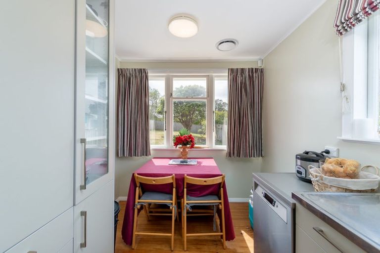 Photo of property in 115 Te Pene Avenue, Titahi Bay, Porirua, 5022