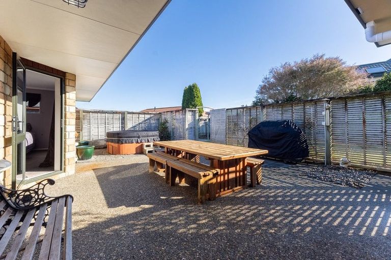 Photo of property in 33 Consort Close, Paraparaumu Beach, Paraparaumu, 5032