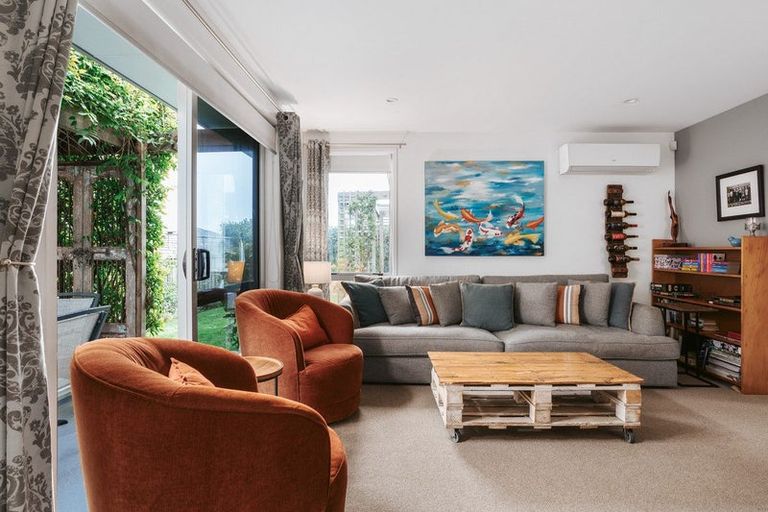 Photo of property in 3 Taioma Close, Papamoa, 3118