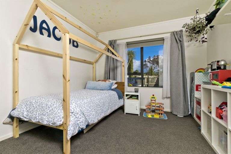 Photo of property in 106 Glen Road, Ranui, Auckland, 0612