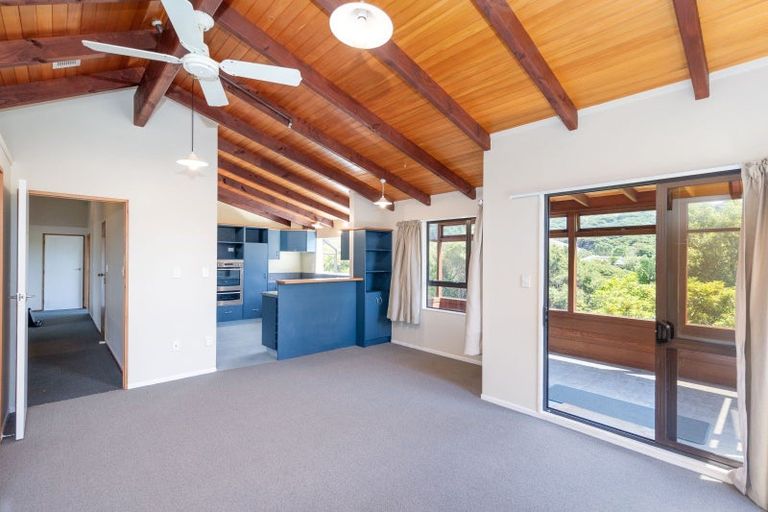 Photo of property in 22 Exploration Way, Whitby, Porirua, 5024