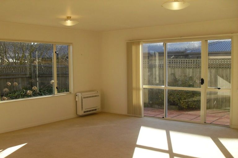 Photo of property in 243 Geraldine Street, Edgeware, Christchurch, 8013