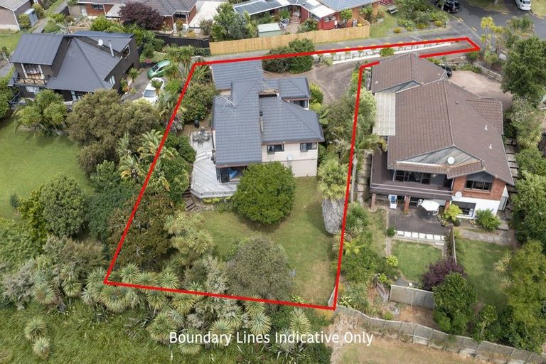 Photo of property in 7 Sheffield Place, Botany Downs, Auckland, 2010