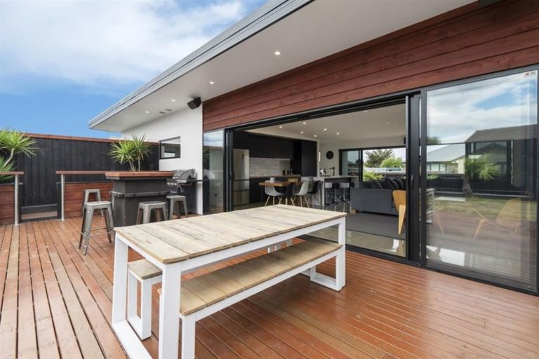 Photo of property in 10 Munich Place, Bromley, Christchurch, 8062