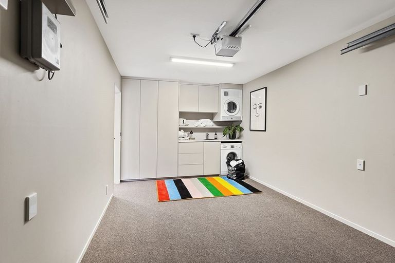 Photo of property in 37a Gurkha Crescent, Khandallah, Wellington, 6035