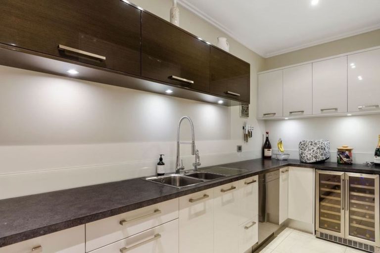 Photo of property in 30 Wicklam Lane, Greenhithe, Auckland, 0632