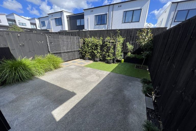 Photo of property in 37 Walter Merton Road, Hobsonville, Auckland, 0616