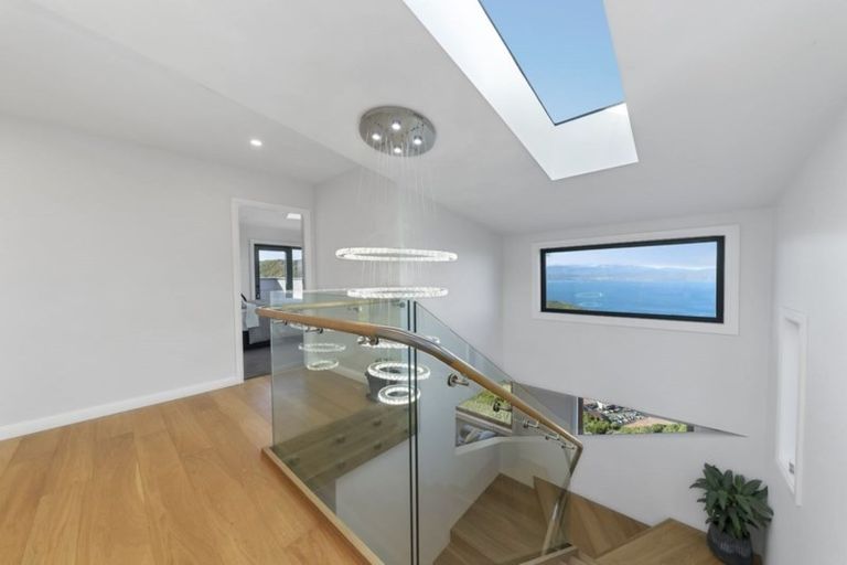 Photo of property in 35 Grumman Lane, Newlands, Wellington, 6037