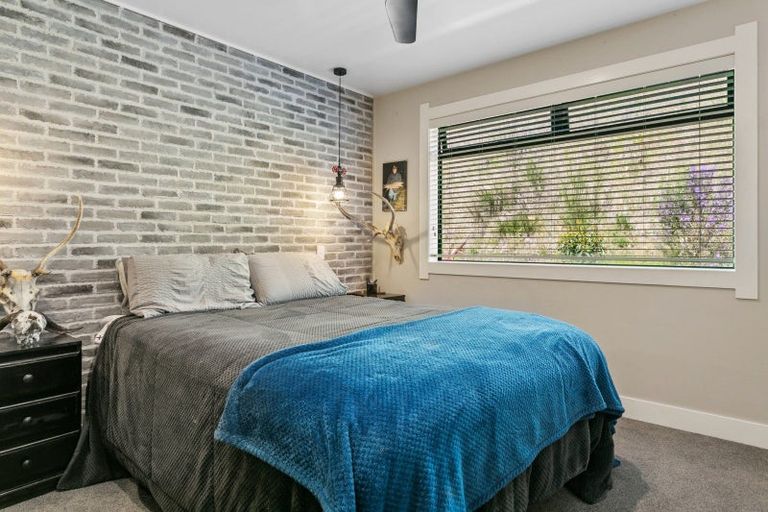 Photo of property in 130 Highland Drive, Acacia Bay, Taupo, 3385