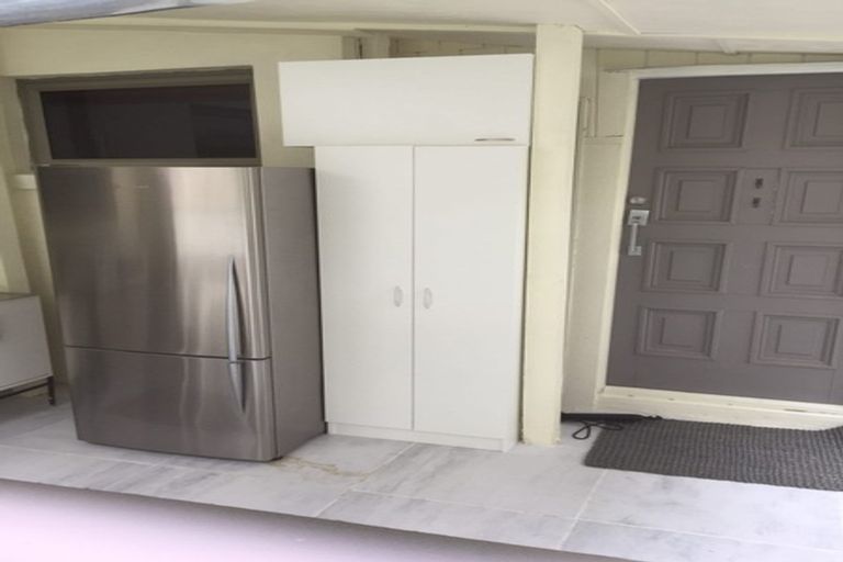 Photo of property in 19 Oakford Park Crescent, Greenhithe, Auckland, 0632