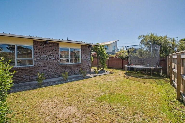 Photo of property in 95b Eatwell Avenue, Paraparaumu Beach, Paraparaumu, 5032