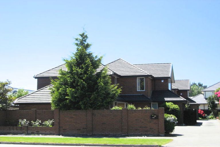Photo of property in 126 Memorial Avenue, Burnside, Christchurch, 8053
