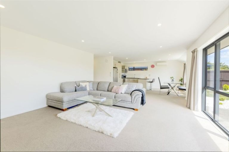 Photo of property in 10 Charente Way, Yaldhurst, Christchurch, 8042