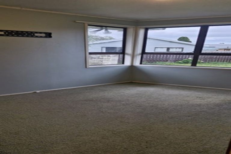 Photo of property in 16 Brightwell Street, Papakura, 2110