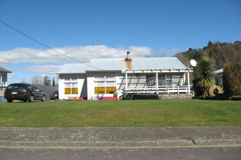 Photo of property in 10 Takahe Street, Taihape, 4720