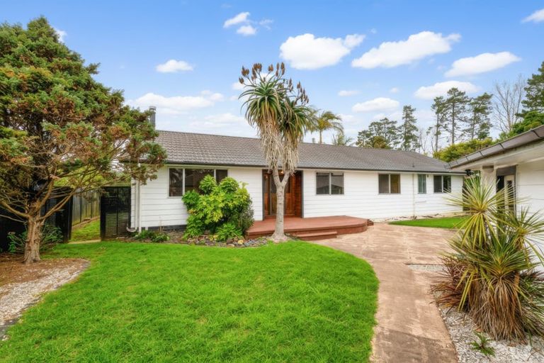 Photo of property in 24 Oakmont Place, Wattle Downs, Auckland, 2103