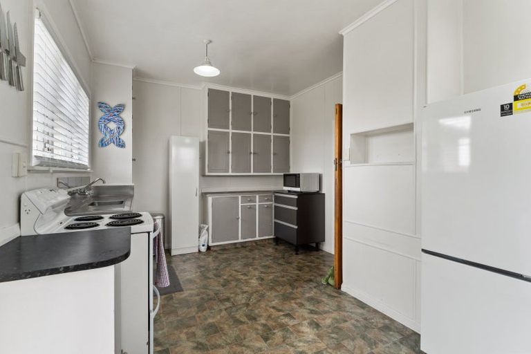 Photo of property in 43 Aotaki Street, Otaki, 5512