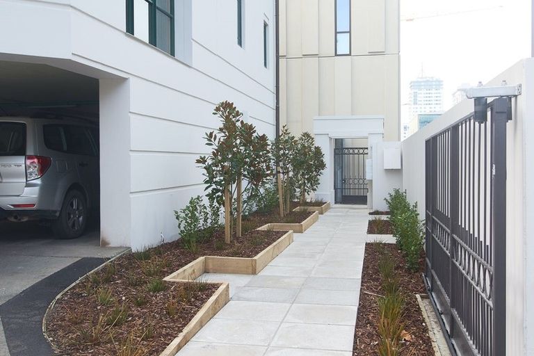 Photo of property in St James Courts, 9/77 Gloucester Street, Christchurch Central, Christchurch, 8013