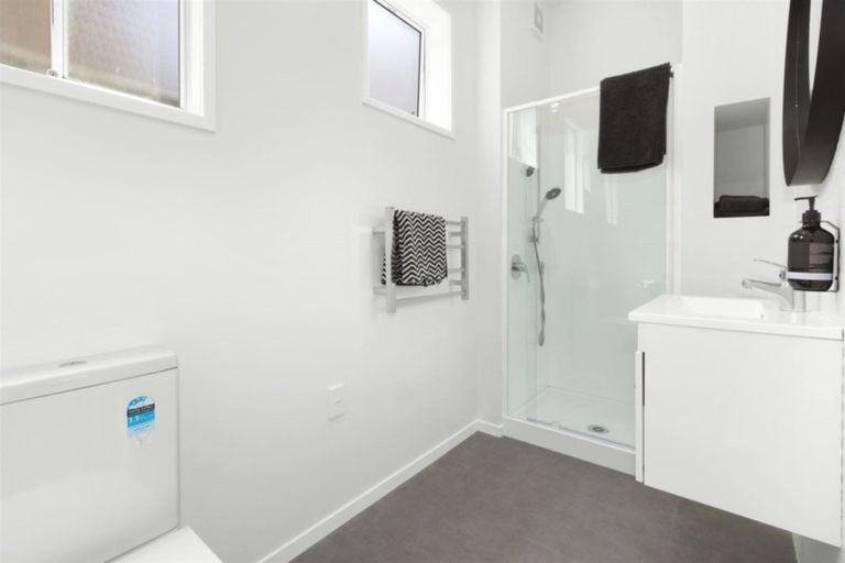 Photo of property in 20 Oak Avenue, Paremata, Porirua, 5024