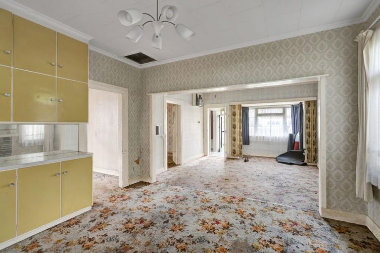 Photo of property in 86 Pioneer Road, Moturoa, New Plymouth, 4310