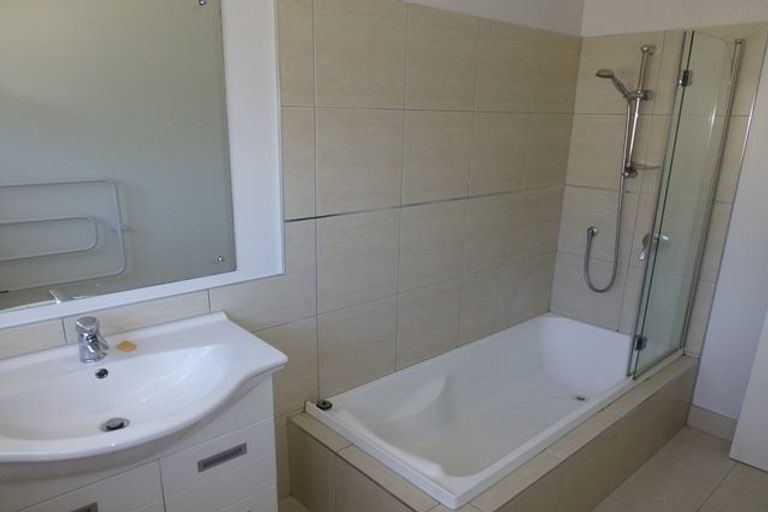 Photo of property in 9a Wiriana Place, Stanmore Bay, Whangaparaoa, 0932