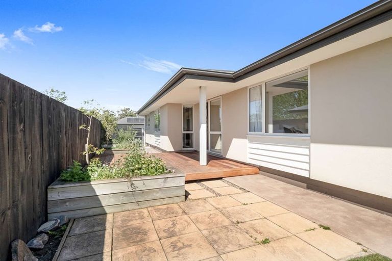 Photo of property in 130a Halswell Junction Road, Halswell, Christchurch, 8025