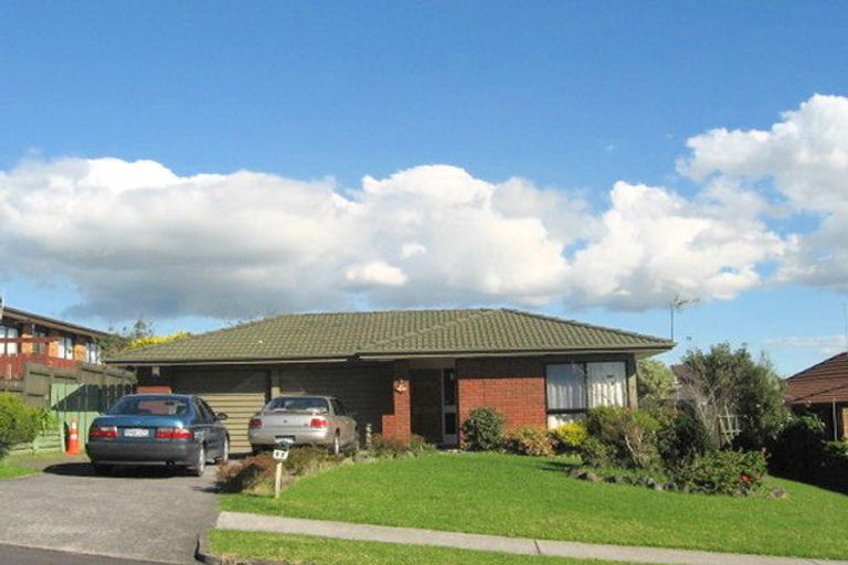 Photo of property in 92 Dalwhinnie Parade, Highland Park, Auckland, 2010