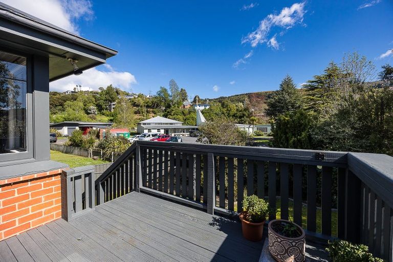 Photo of property in 1 Centennial Avenue, Helensburgh, Dunedin, 9010