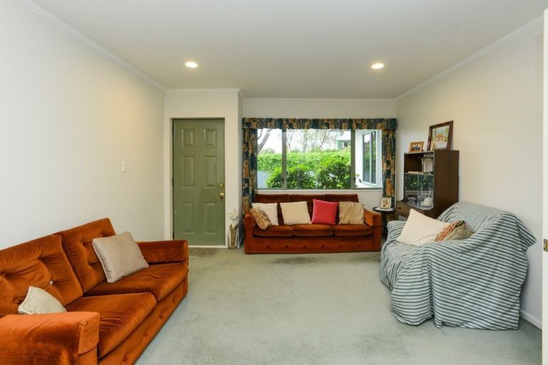 Photo of property in 2/43a O'dowd Road, Taradale, Napier, 4112