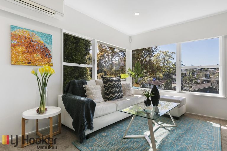 Photo of property in 1/5 Keldale Place, Forrest Hill, Auckland, 0620