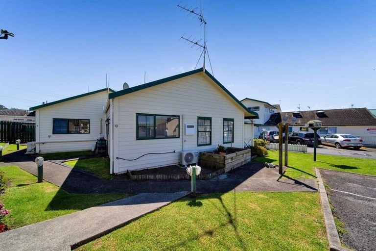 Photo of property in 10/70 Whiteley Street, Moturoa, New Plymouth, 4310