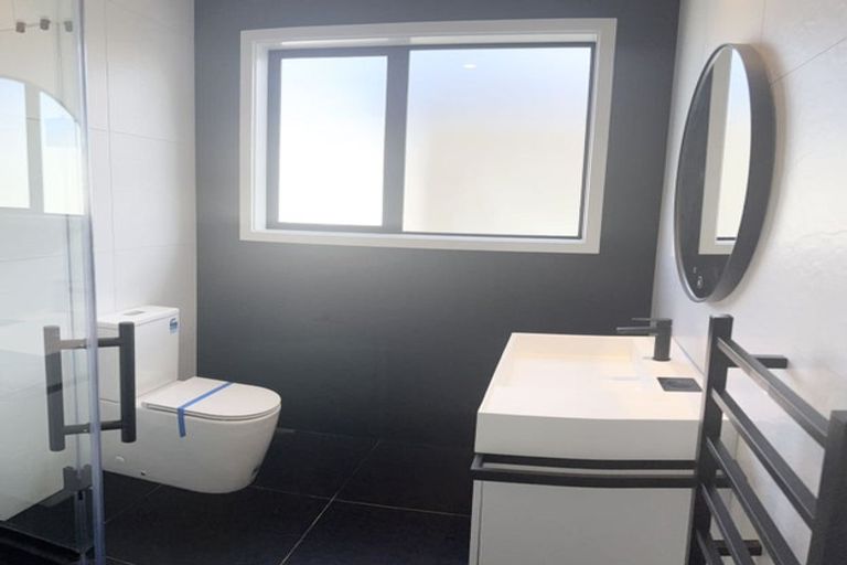 Photo of property in 2 Picnic Point Road, Hobsonville, Auckland, 0616