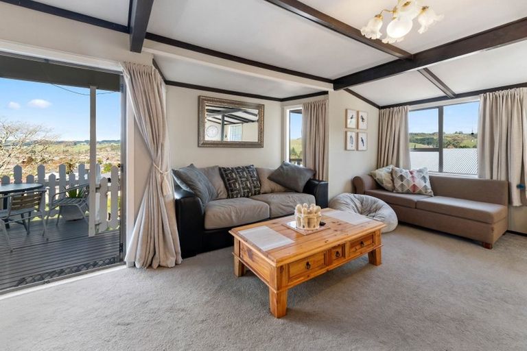 Photo of property in 17 Mountain Road, Western Heights, Rotorua, 3015