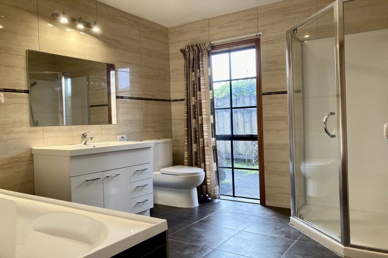 Photo of property in 1/71 Vintage Drive, Henderson, Auckland, 0612