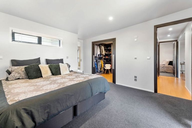 Photo of property in 2b Pah Road, Kawaha Point, Rotorua, 3010