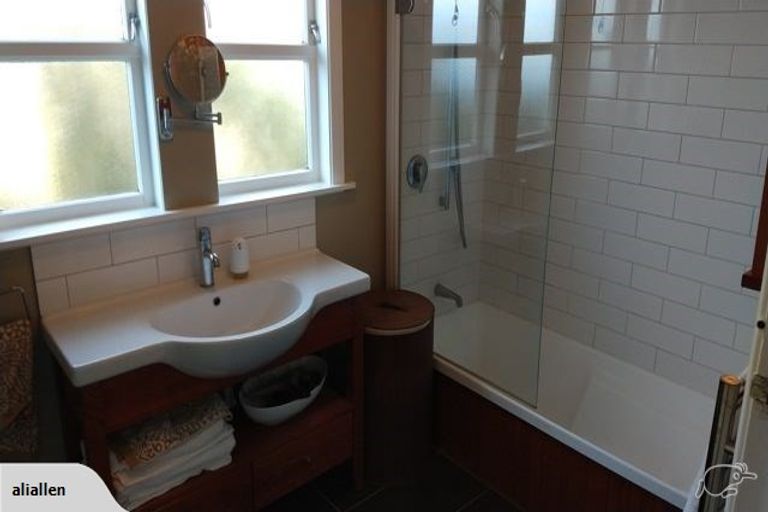 Photo of property in 53 Alexandra Road, Hataitai, Wellington, 6021