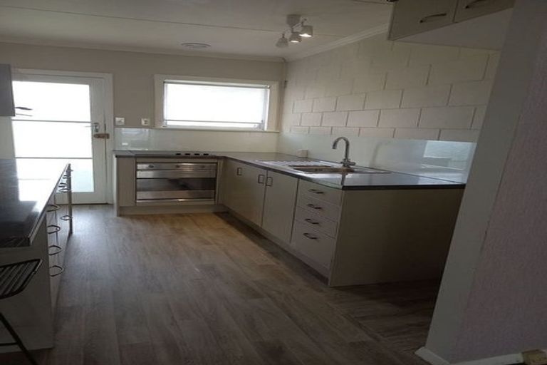 Photo of property in 3/6 Russell Street, Feilding, 4702