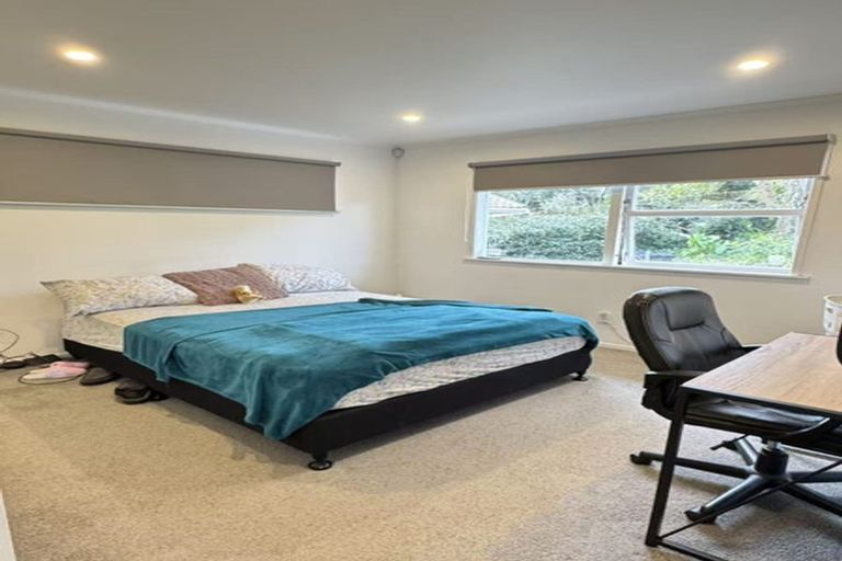 Photo of property in 62 La Rosa Street, Green Bay, Auckland, 0604