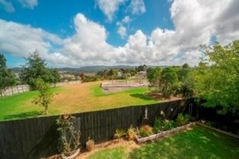 Photo of property in 91 Sunnyside Road, Sunnyvale, Auckland, 0612