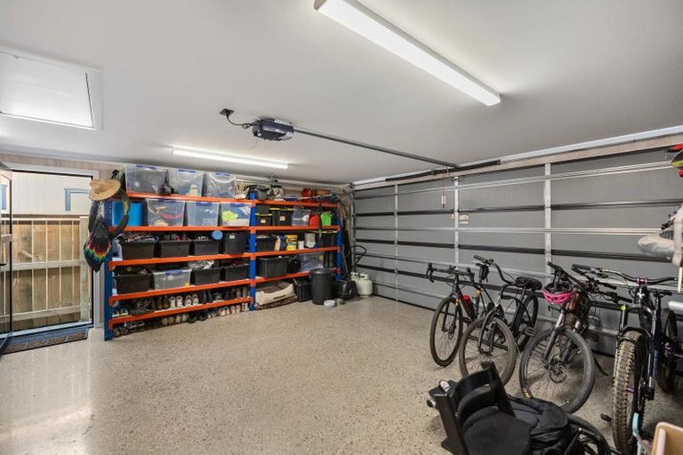 Photo of property in 35 Cheviot Street, Jacks Point, 9371