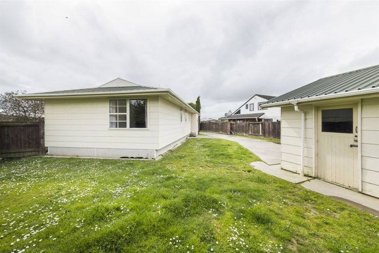 Photo of property in 52 Acacia Street, Kelvin Grove, Palmerston North, 4414