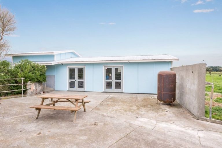 Photo of property in 105 Swamp Road, Te Horo, Otaki, 5581