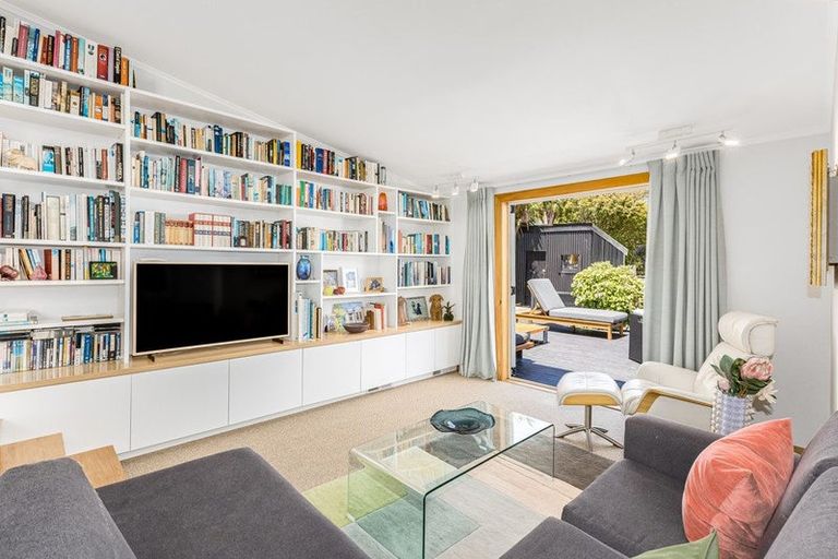 Photo of property in 69 Herald Street, Berhampore, Wellington, 6023