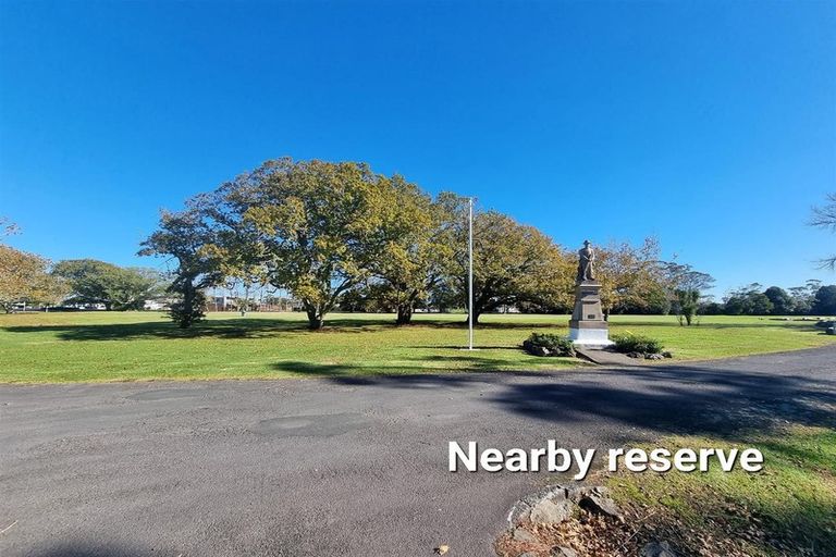 Photo of property in 2 Rere Place, Parakai, 0830