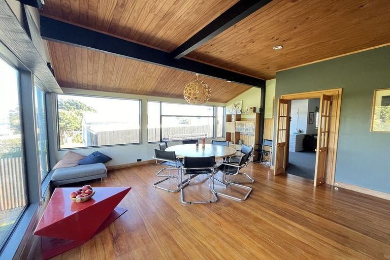 Photo of property in 14 John Street, Titahi Bay, Porirua, 5022