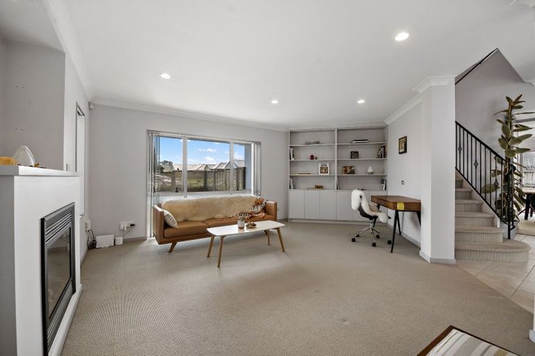 Photo of property in 11 Tolben Place, Golflands, Auckland, 2013