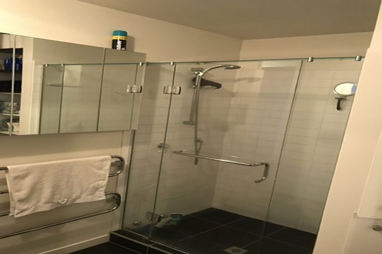 Photo of property in Montreaux Apartments, 3g/164 The Terrace, Wellington Central, Wellington, 6011